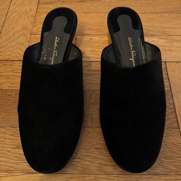SALVATORE FERRAGAMO LIVORNO Low Heel Mules Black Velvet Gold Block Heel 7.5 - Picture 4 of 7